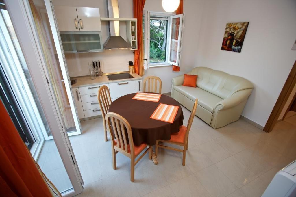 Apartments Grlica Sutivan Zimmer foto