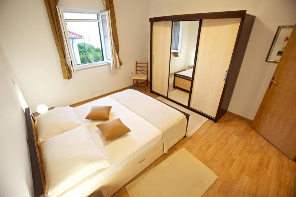 Apartments Grlica Sutivan Zimmer foto